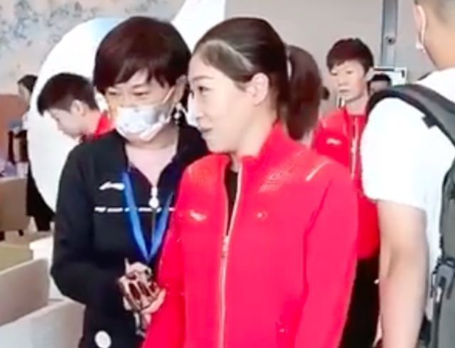 李隼|王楠老公晒聊天截图,刘诗雯亲自辟谣被说亚军,两人对话很幽默
