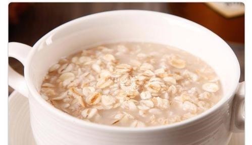 豆奶|早上是养肝的黄金时间,多吃4种食物,肝脏会更健康