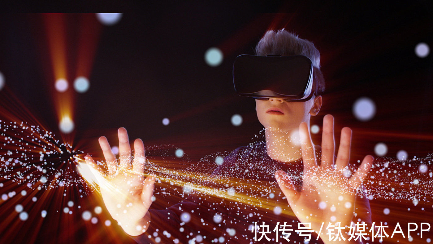 视频|张一鸣几十亿砸向VR：戴头盔刷短视频是VR的未来吗？