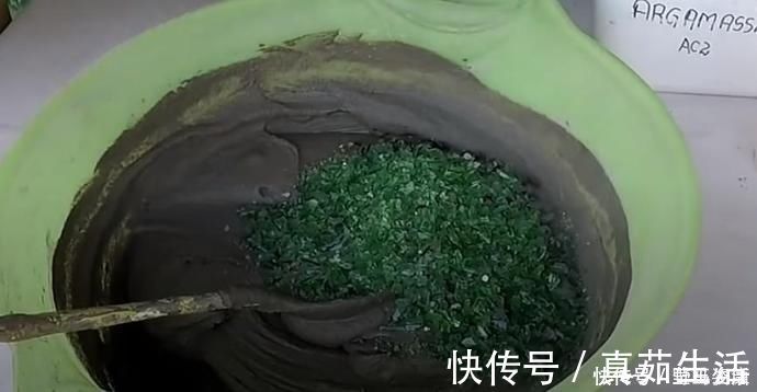 水磨石|旧啤酒瓶我要留着，砸碎了和水泥，做个水磨石花盆比陶瓷的好看