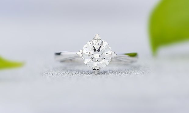 怎样挑选求婚钻戒?学会这些技巧新手也不惊慌