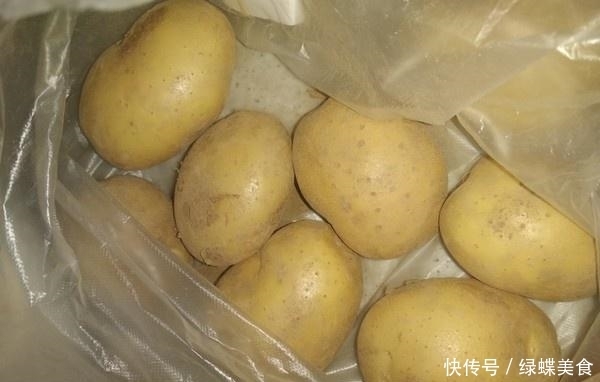 经常吃土豆的注意了，几十年来都吃错了，这样吃才最健康！
