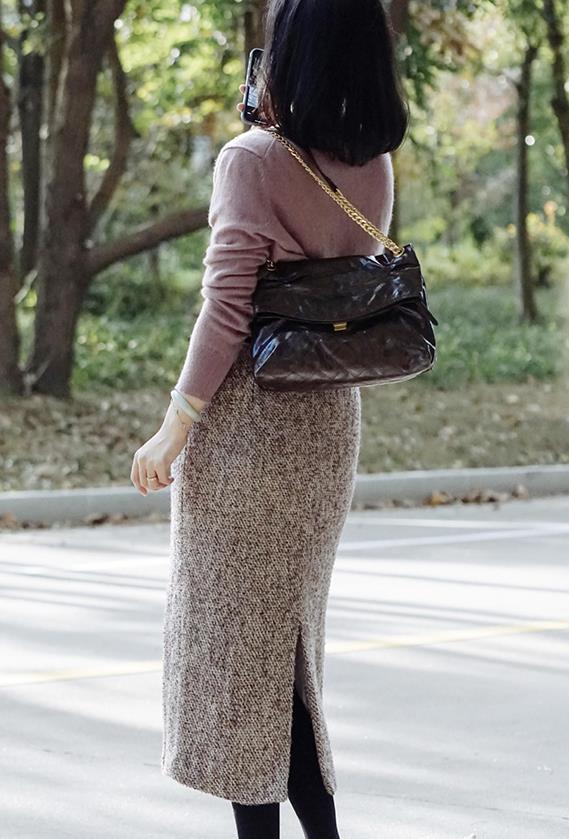 干练|秋季想要穿搭温婉又干练, 开衫毛衣不可少, 一秒穿出复古时尚感!