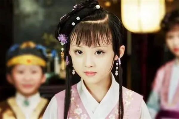 贾宝玉!贾宝玉3次闻到的香气,有多毒?秦可卿、宝钗、黛玉:落入薄命司