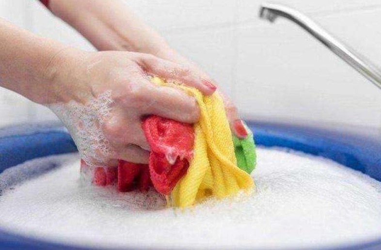 洗衣液|“洗衣粉”和“洗衣液”哪个好很多人都不知道！快来看看吧