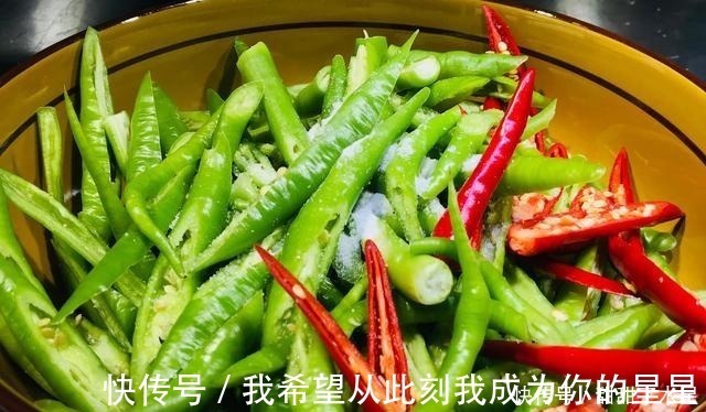 辣椒蒂|又到了腌辣椒的季节,教你酱腌辣椒的百年秘方,香辣又下饭!
