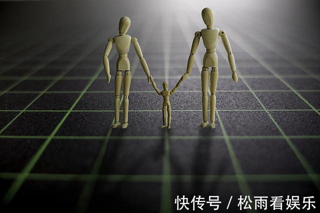 心理健康|妈妈,不买了,给弟弟买,别打了!妈妈失控,女儿痛哭