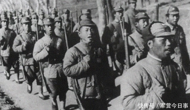 部队|18岁是红军师政委，1955年被授予少将，他气得撕下自己肩章