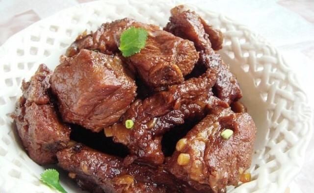 炖牛肉放茶叶，放红茶还是绿茶？很多人不注意，难怪还是炖不烂