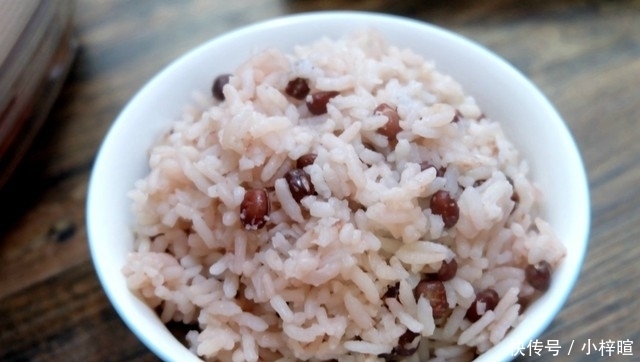 红豆和大米这么做,低糖又饱腹,胖人和担心血糖高的人都适合