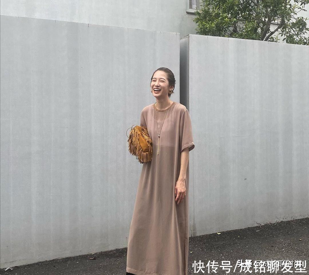 裤装|这才是适合60女性的减龄穿搭，不花哨不扮嫩，自然老去也很美