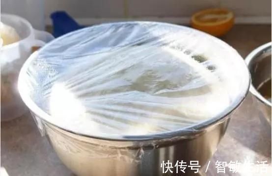 蒸馒头时，别只放酵母和白糖试一试加一点它，馒头蒸出来才香软