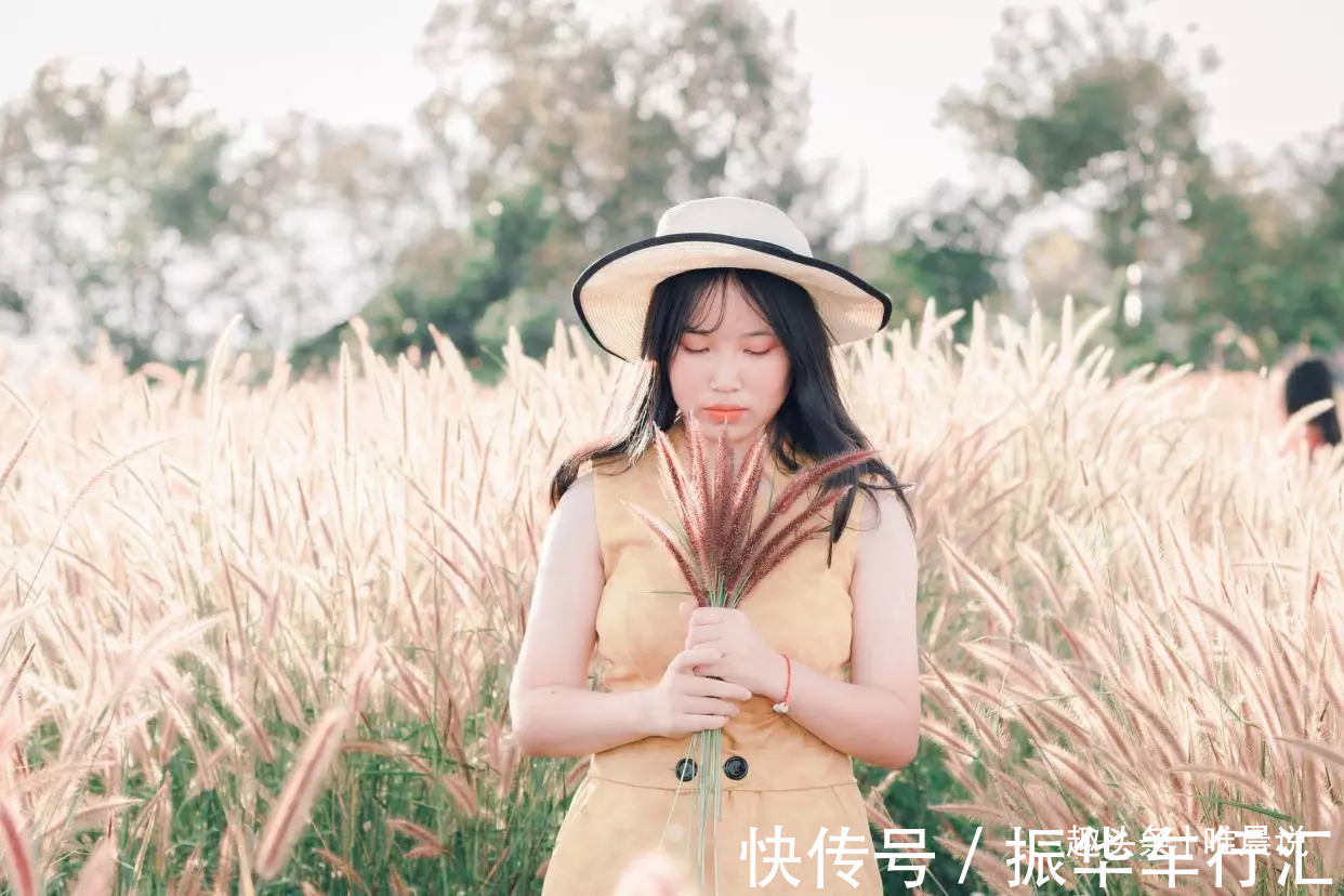 准公公！姑娘跟未婚夫回家，饭点上桌吃饭，被准公公批评：没家教