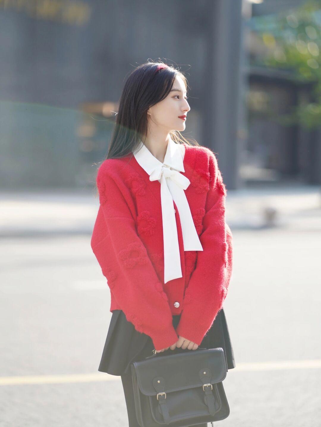 博主|作为冬季最实用单品,“毛衣”能让你轻松演绎高级,适合熟女