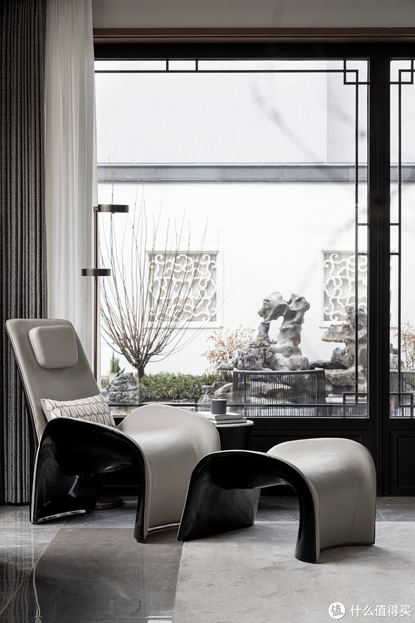 现代人|当现代风，遇见中式风，230㎡中式合院，白墙黛瓦下的诗意生活