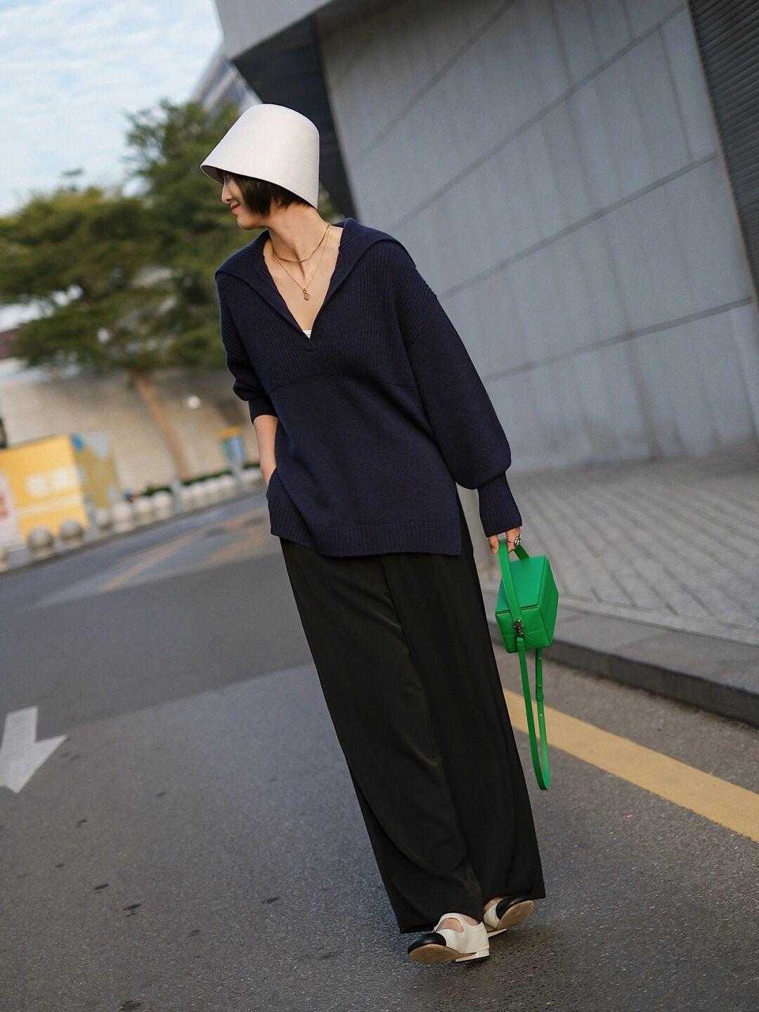 黑丝 出门聚会怎么穿?这四款心机造型,时髦个性又有腔调,咋穿都出彩