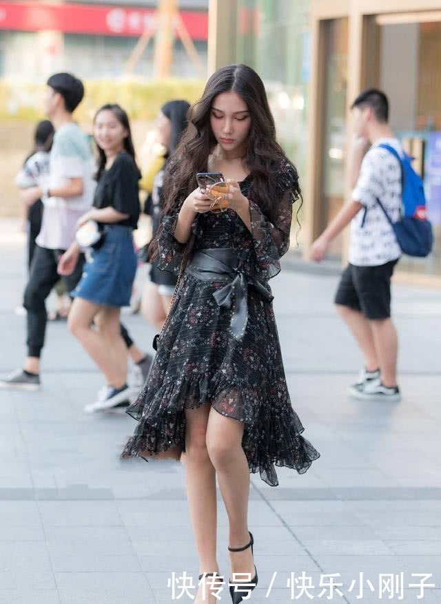 时髦|连衣裙穿起来时髦也有女人味，帅气灵动分分钟让你美出新高度