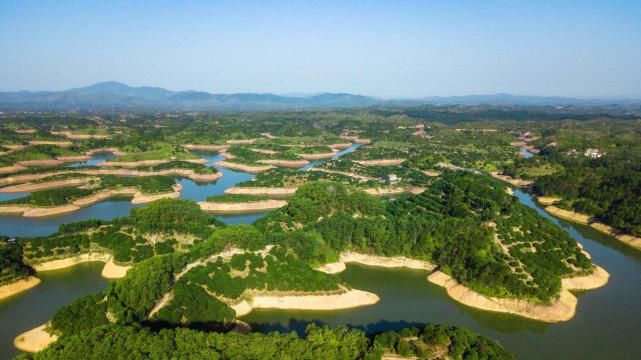 广东也藏了个“千岛湖”，还是动植物的天堂，航拍的风景美爆了！