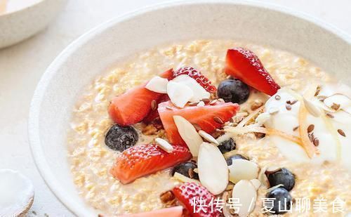 睡眠质量|经常吃燕麦粥有这几样明显的变化皮肤变白，便秘消失，肠道干净