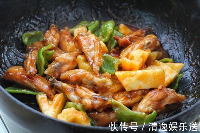 玉米淀粉|教你做菠萝咕咾鸡翅,菠萝处理有技巧,酸甜香嫩才够味