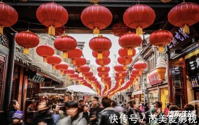 凯迪拉克#感受CT5的多样魅力,本周末春熙路上演现实版“冰与火之歌”