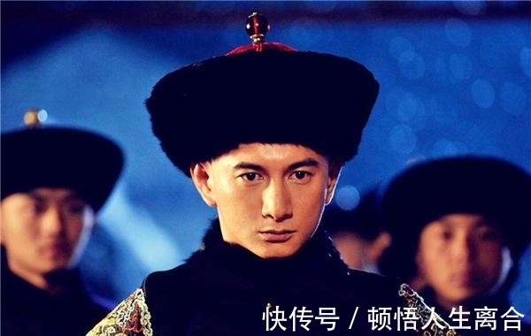 康熙&雍正一岁抓周,用毛笔胡乱写了个字,康熙看后脸色大变,最后成真