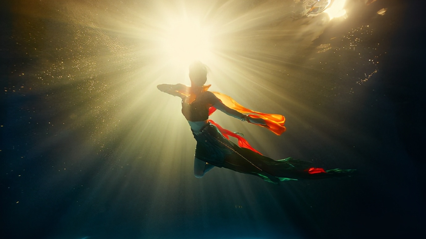 造型|“眯眯眼”造型丑爆!终于知道华为设计鸿蒙为什么不用清华学生了