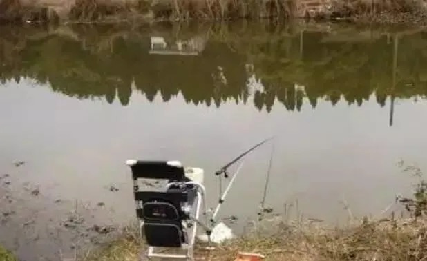 钓鱼:陌生水域野钓,既想不空军也不愿意多花时间找鱼窝,不妨这样试试