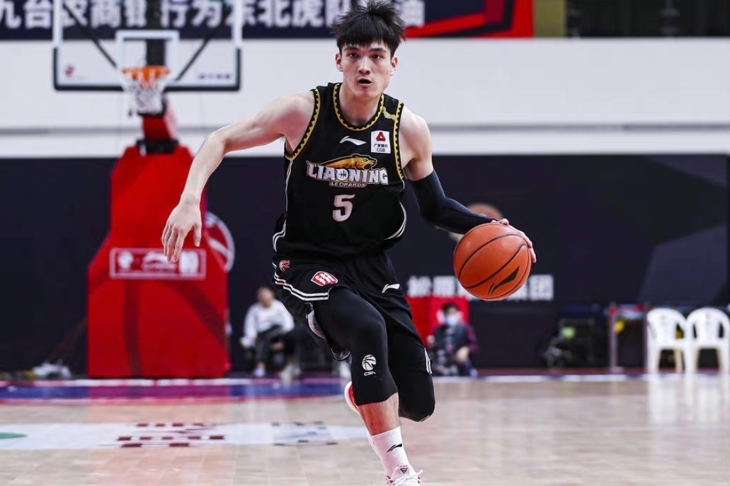 俞泽辰|抓住机会上位,辽宁男篮锋线15分10板坐稳第7人,3将给机会不中用