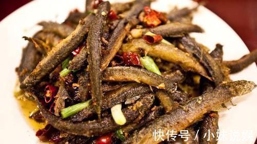做法|吃泥鳅到底要不要去内脏?很多人不懂,大厨:这才是正确的做法