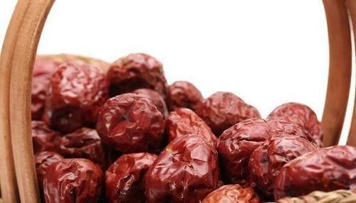 泡水|黄芪和“3物”搭配,经常泡水喝,可能补气活血,身体越养越好