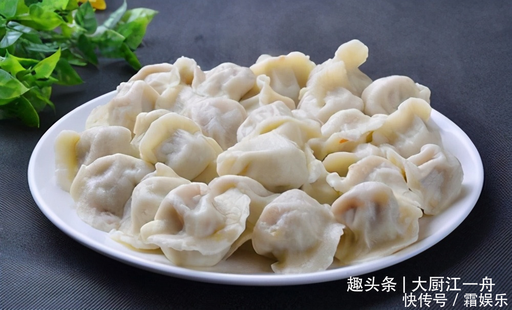 水饺|韭菜肉水饺，好吃有诀窍，教你调馅用料和比例，饺子不好吃才怪
