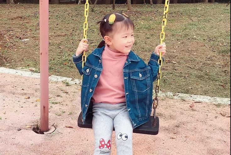 判断孩子|幼儿园老师温馨提示这样穿衣，让孩子不冷不热不生病