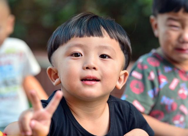 身边人|爸爸姓“尿”,死活不肯让孩子随自己姓,妈妈机智取名被夸赞