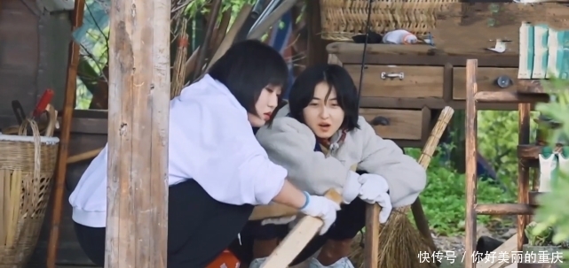 雪琴 蘑菇屋迎来“全能型”女嘉宾,徒手去鸡窝拿蛋,木匠活也很溜