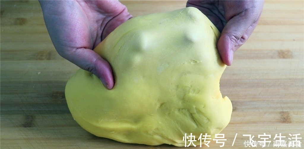 懒人面包做法,掌握3个技巧,个个松软又拉丝,比买的好吃多了