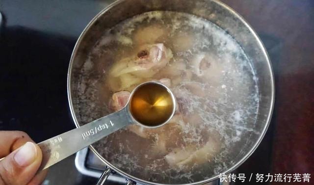 在家|惊喜!下班回来,不会做饭的老公请假在家带娃,还给做了一桌饭菜