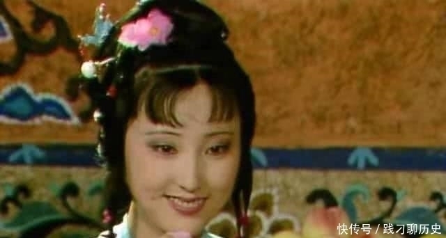 《红楼梦》林黛玉和薛宝钗,谁的容貌更胜一筹曹公暗示的很明白