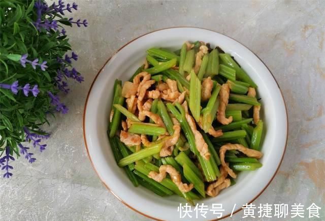 芹菜|炒芹菜,芹菜别直接下锅炒,多做这一步,颜色翠绿入味,肉丝香嫩