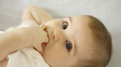 口欲期|宝宝“吃手”背后暗藏怎样的心理很多父母至今都不明白