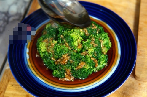 西兰花好吃又好看的做法,这1个步骤不能少,上桌就抢着吃!