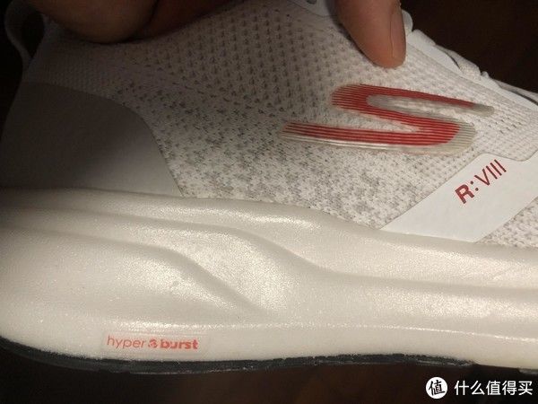 透气性|斯凯奇 GoRun Ride 8 hyper – 可能是300左右最能打的跑鞋