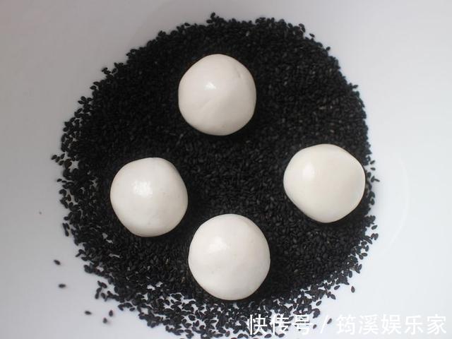 自己做的麻团，不是瘪就是小教你一套零失败的教程