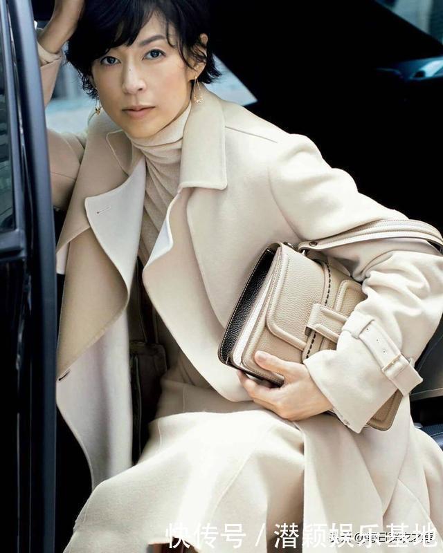 铃木保奈美|日本“大妈”再度翻红,这种时髦套路不复杂,教你穿衣如何优雅