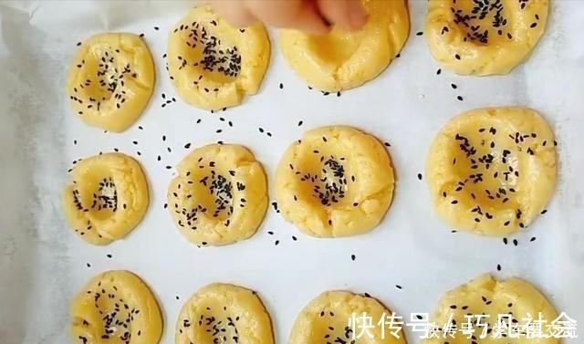 家庭版桃酥的做法分享，简单好做，油用植物油就行