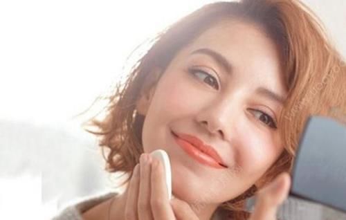 妆面|女人不会化妆没关系，超简单的“裸妆”化法教给你，实用好上手