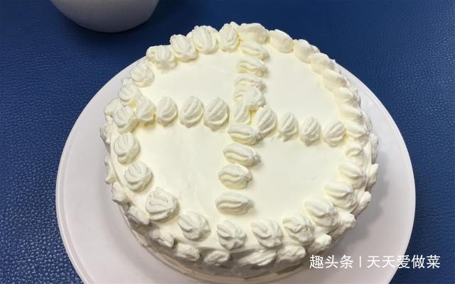 奶油蛋糕的做法居然这么容易,没有转盘和刮刀,简单在家就能做