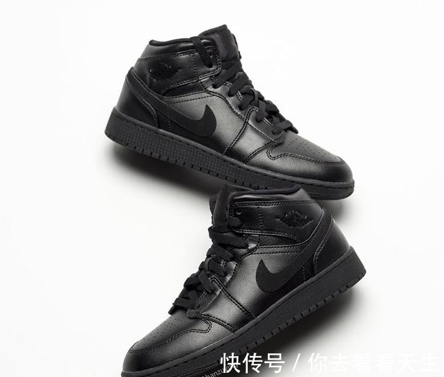 yeezy 一年 365 天都穿不腻的黑魂狂潮,黑的也太帅了