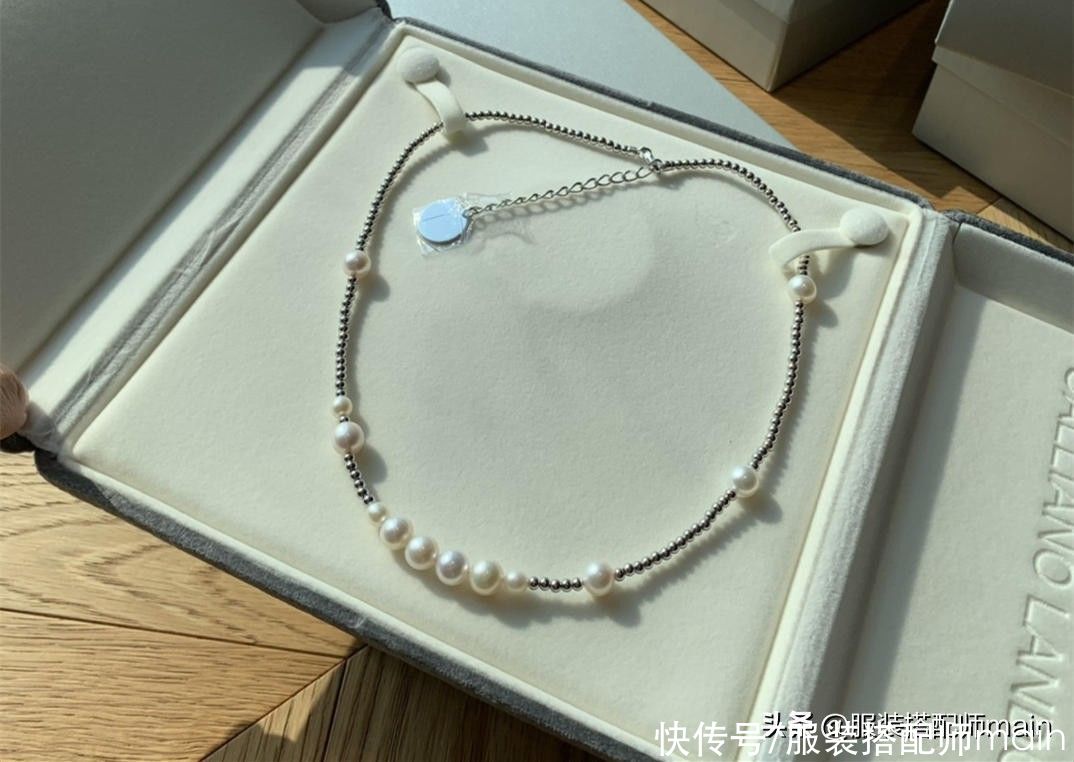 轻奢|配饰选得好，穿搭没烦恼，这三款时尚轻奢的项链不容错过