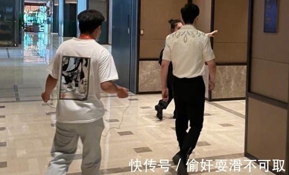 造型设计|黄晓明录中餐厅被曝路透，全身照瞬间引关注，有无1米79很明显